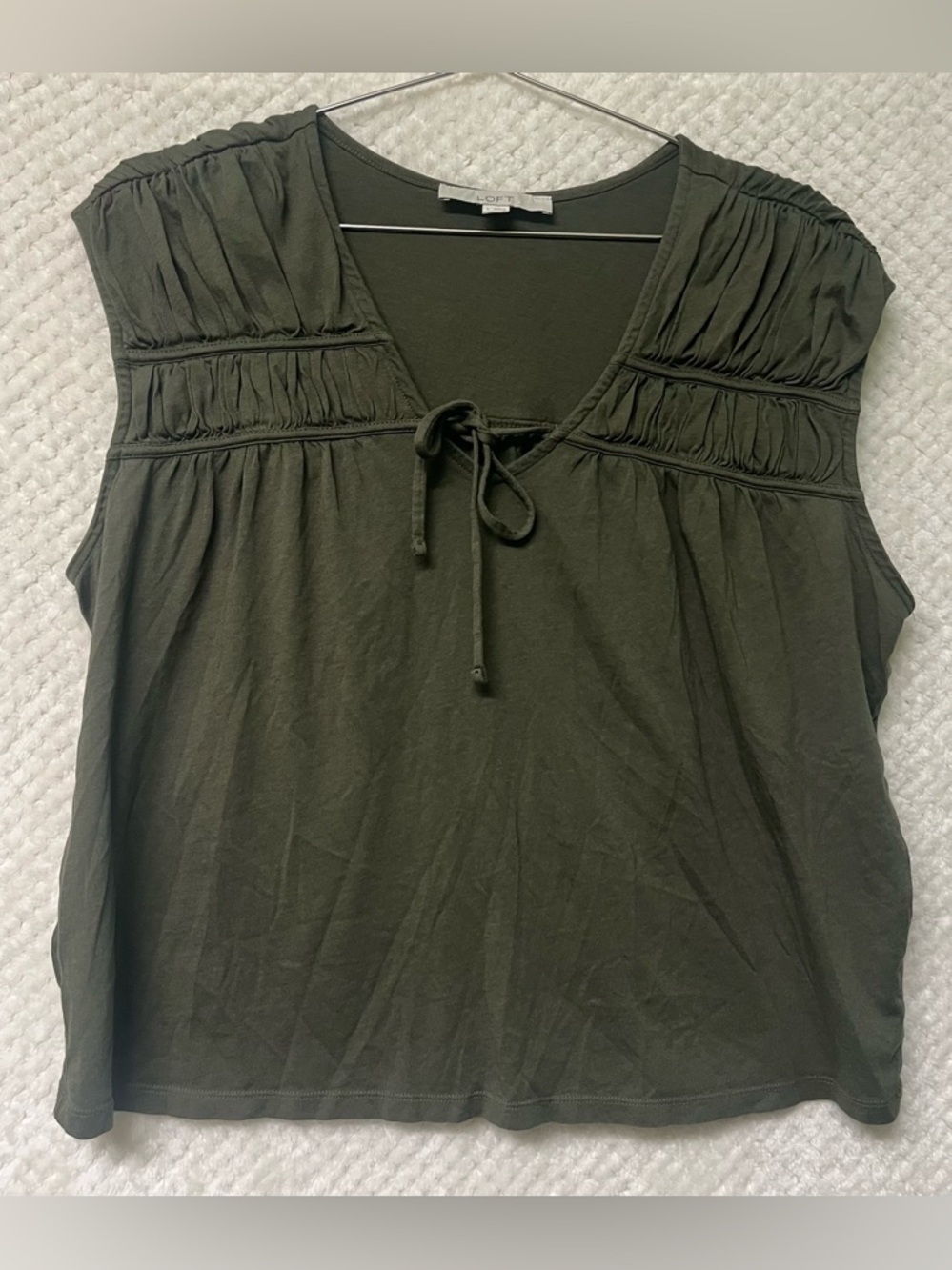 LOFT Shirred Tie Neck Top Green Cotton Blend Boho Chic V-neck Womens Large - Picture 2 of 12